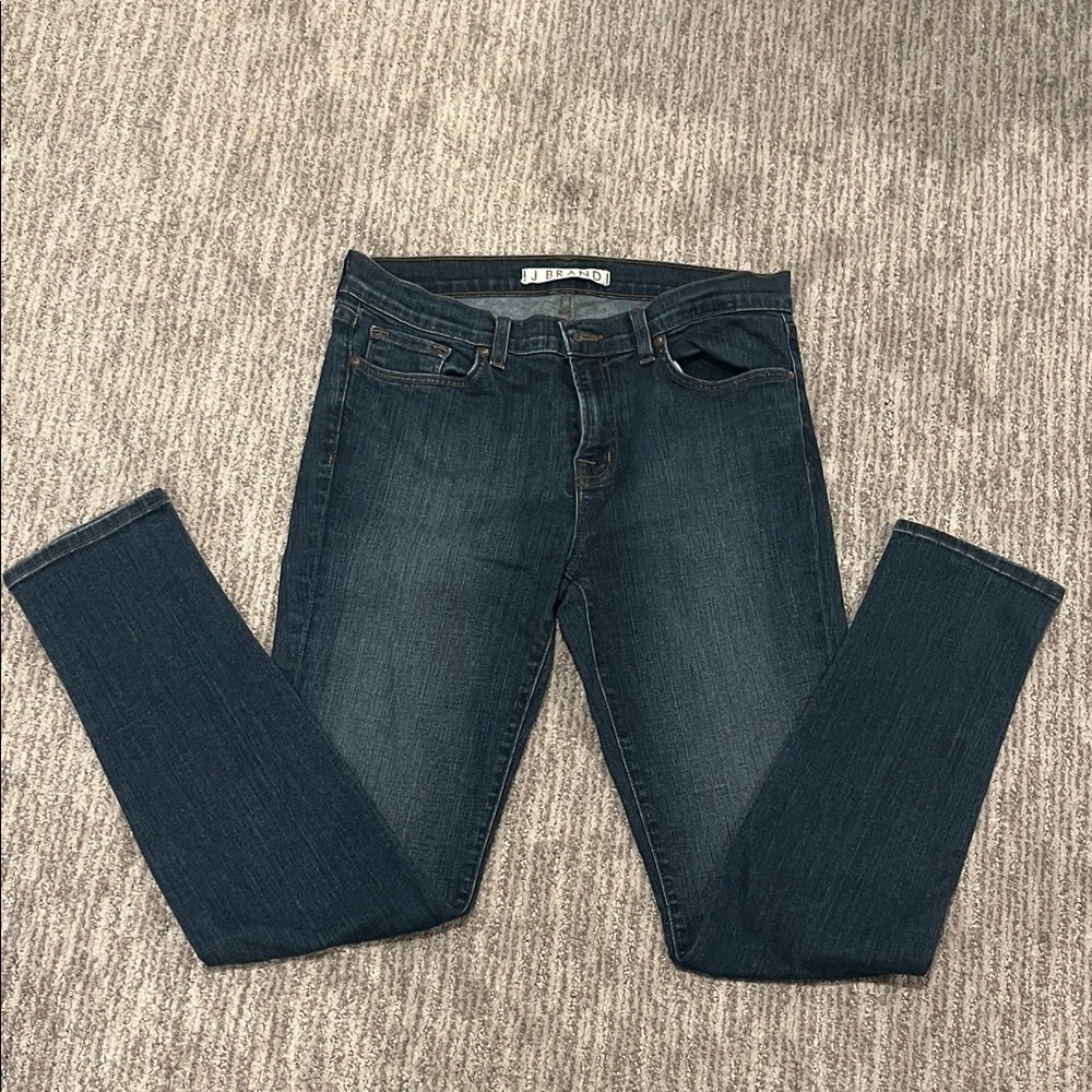 J Brand- women’s Deep Indigo Skinny Jeans size 29